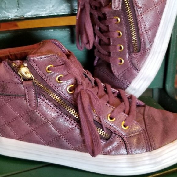 Shoes - Picture 2 of 4